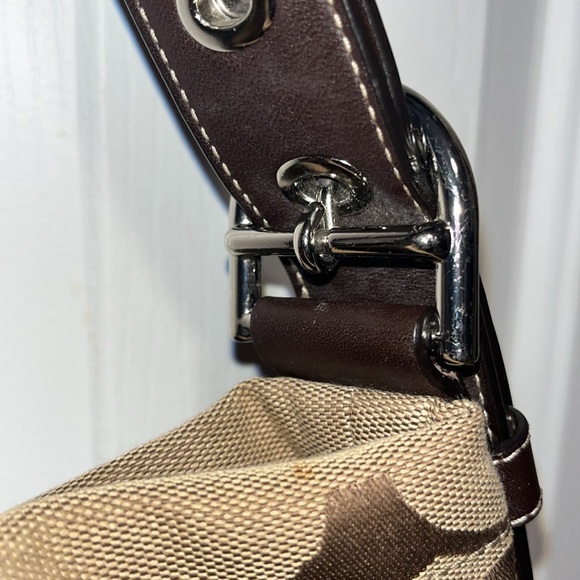 Coach purse! In Excellent used condition! π - Picture 3 of 16